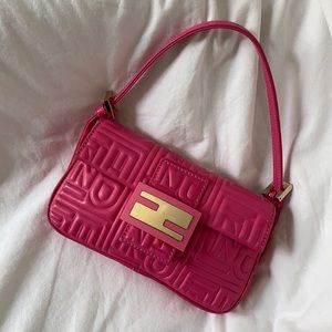 Sold ⚠️ Fendi Mini Leather Baguette
